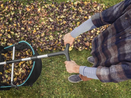 Leaf and Lawn Collector - image 2